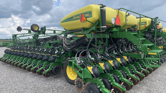 2021 John Deere DB60 Planter