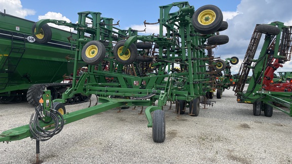 2008 John Deere 2210 Field Cultivator