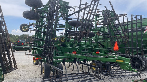 2008 John Deere 2210 Field Cultivator