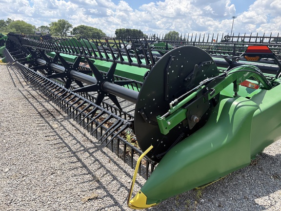 2022 John Deere RD40F Header Combine