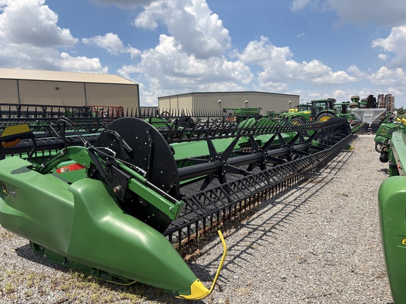 2022 John Deere RD40F Header Combine