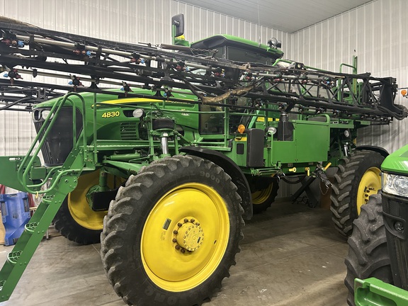 2011 John Deere 4830 Sprayer/High Clearance