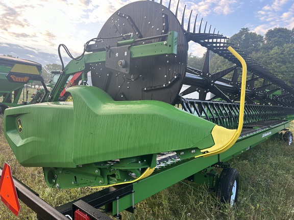 2024 John Deere RD40F Header Combine