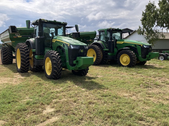 2023 John Deere 8R 250 Tractor