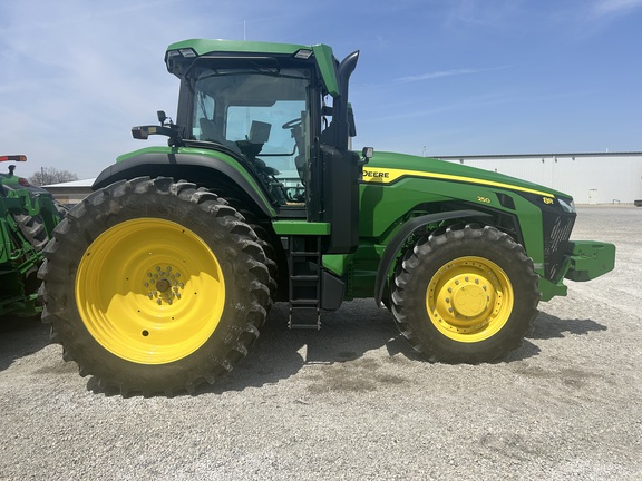 2023 John Deere 8R 250 Tractor