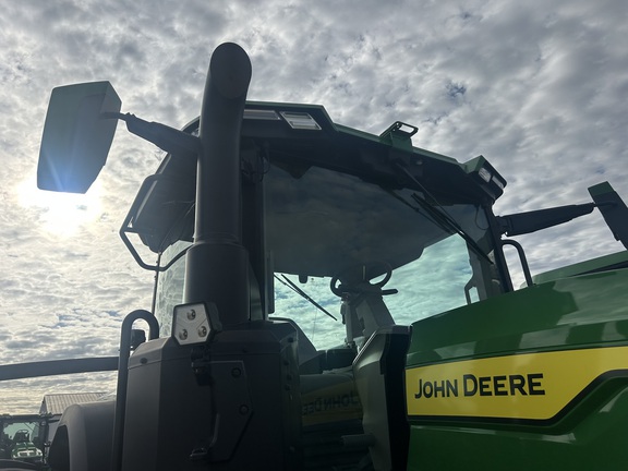 2023 John Deere 8R 250 Tractor