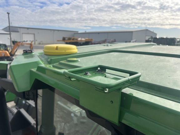 2023 John Deere 8R 250 Tractor