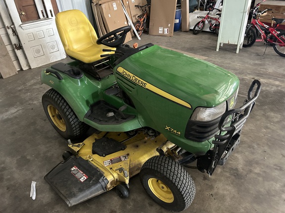 2011 John Deere X744 Garden Tractor