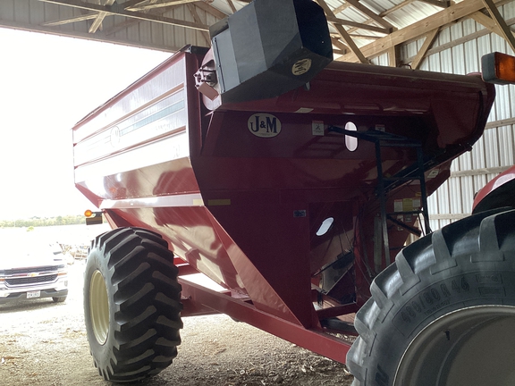 J&M 750-18 Grain Cart