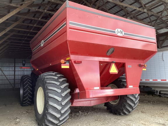 J&M 750-18 Grain Cart