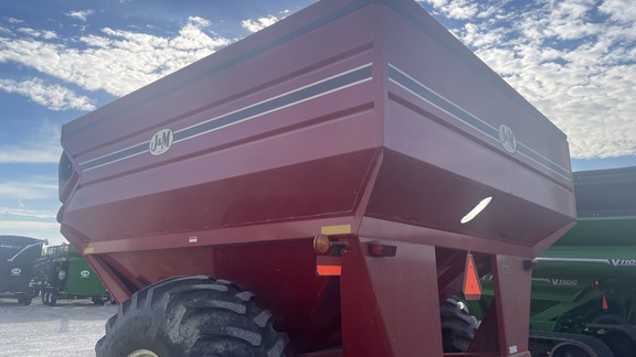 J&M 750-18 Grain Cart