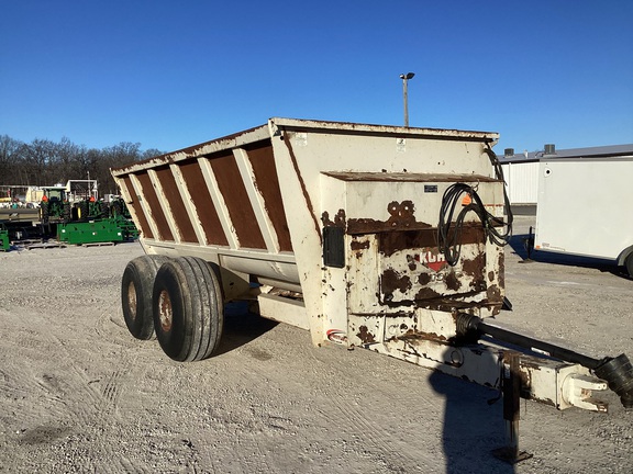 2013 Misc 8132 Manure Spreader