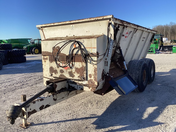 2013 Misc 8132 Manure Spreader