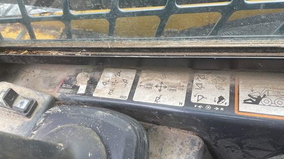 2015 John Deere 332E Skid Steer Loader