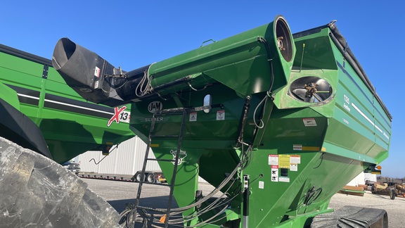 J&M 1325-20S Grain Cart