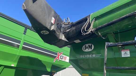 J&M 1325-20S Grain Cart