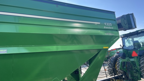 J&M 1325-20S Grain Cart