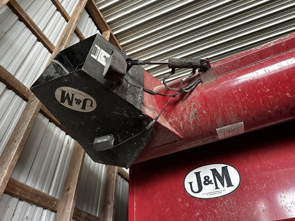 J&M 875-18 Grain Cart