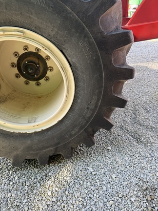J&M 875-18 Grain Cart