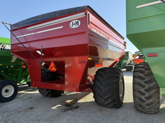 J&M 875-18 Grain Cart