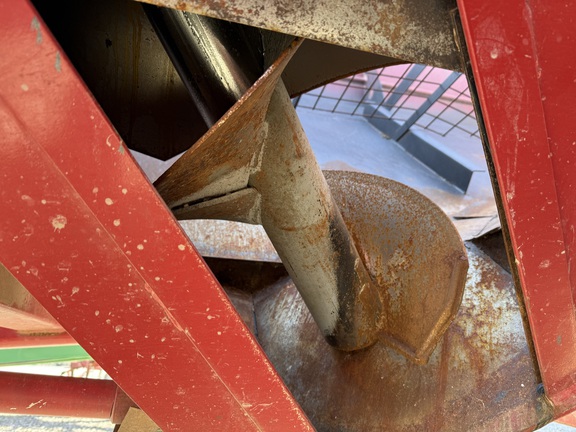 J&M 875-18 Grain Cart