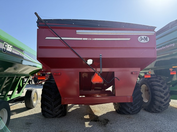 J&M 875-18 Grain Cart