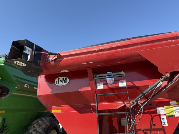 J&M 875-18 Grain Cart