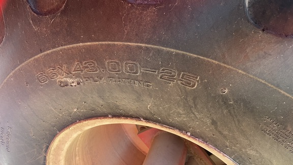 2011 J&M 875-18 Grain Cart