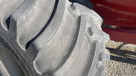 2011 J&M 875-18 Grain Cart