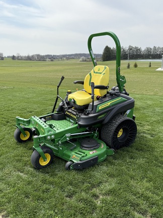 2023 John Deere Z950R Mower/Zero Turn