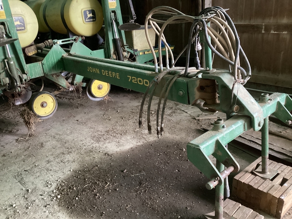 1988 John Deere 7200 Planter