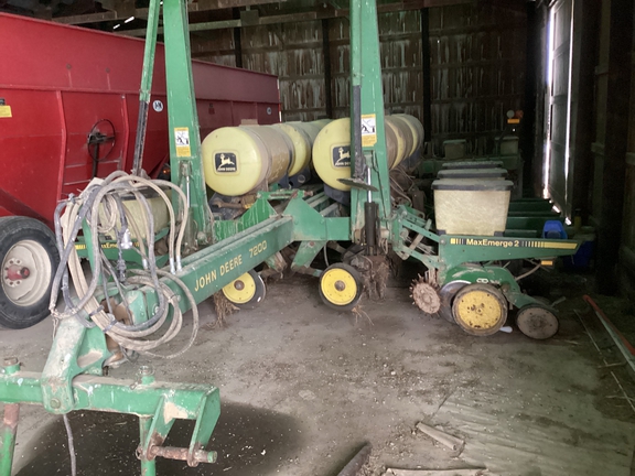 1988 John Deere 7200 Planter