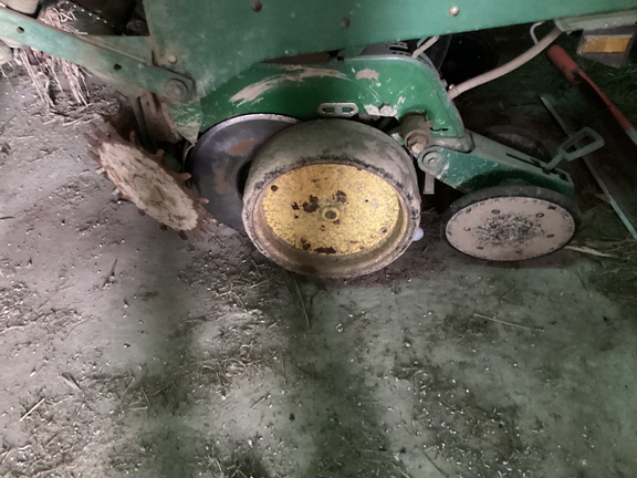 1988 John Deere 7200 Planter