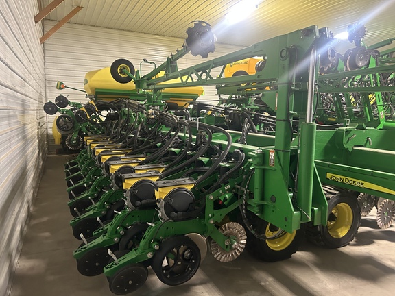 2021 John Deere DB60 Planter