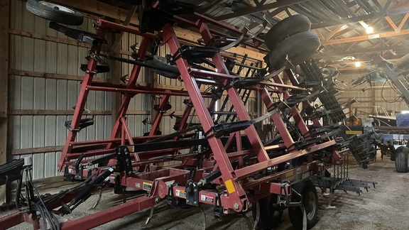 2013 Case IH TigerMate II Field Cultivator