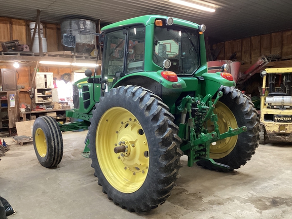 2009 John Deere 7130 Premium Tractor