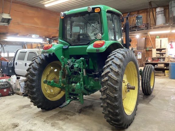 2009 John Deere 7130 Premium Tractor