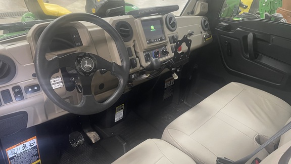 2024 John Deere XUV 835R ATV