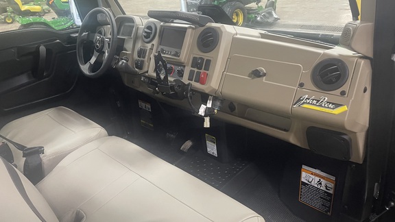 2024 John Deere XUV 835R ATV