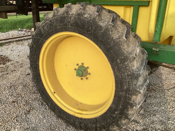 Misc 1000 gal Sprayer