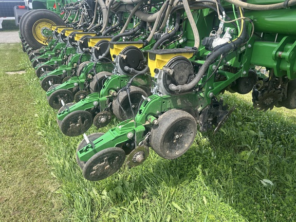 2023 John Deere 1775NT Planter