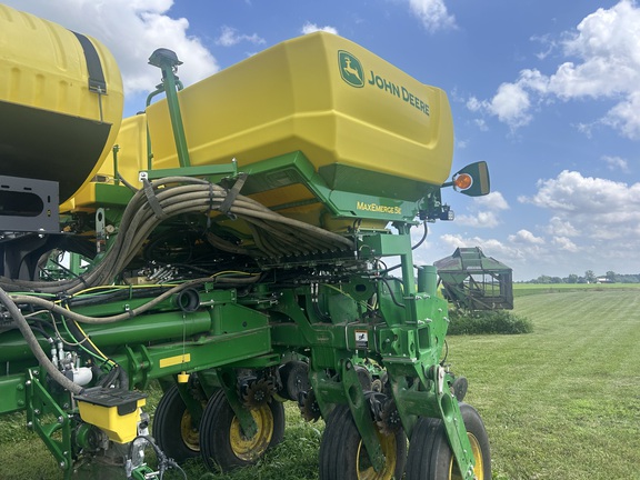 2023 John Deere 1775NT Planter