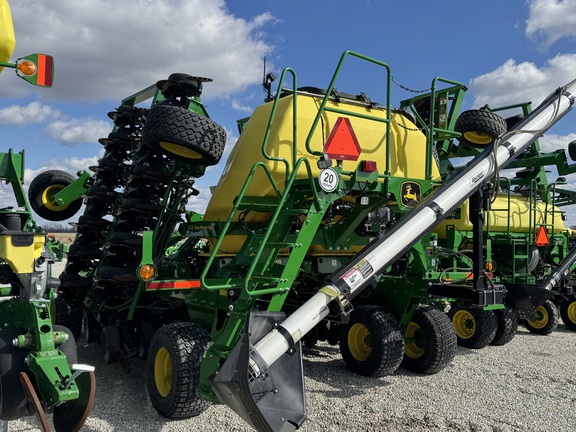 2024 John Deere N530C Air Seeder