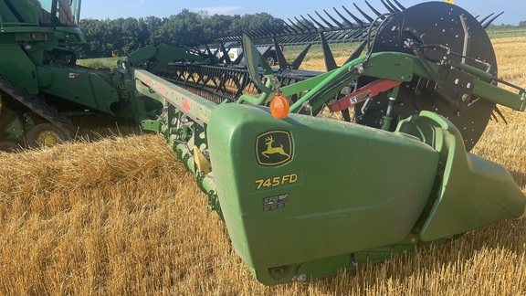 2019 John Deere 745FD Header Combine