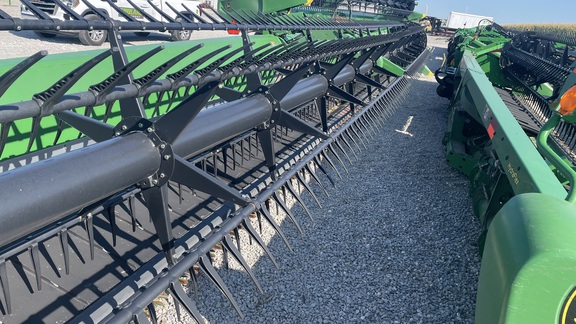 2019 John Deere 745FD Header Combine