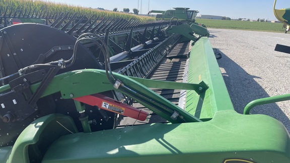 2019 John Deere 745FD Header Combine