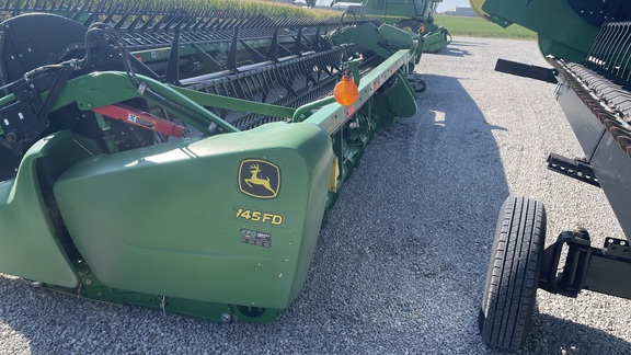 2019 John Deere 745FD Header Combine