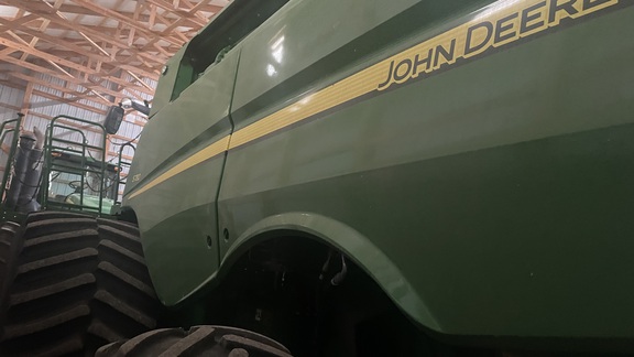 2023 John Deere S780 Combine