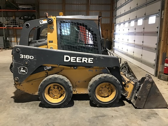 2013 John Deere 318D Skid Steer Loader