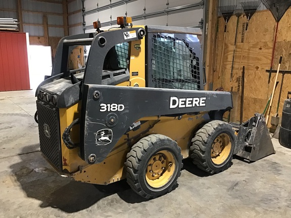 2013 John Deere 318D Skid Steer Loader
